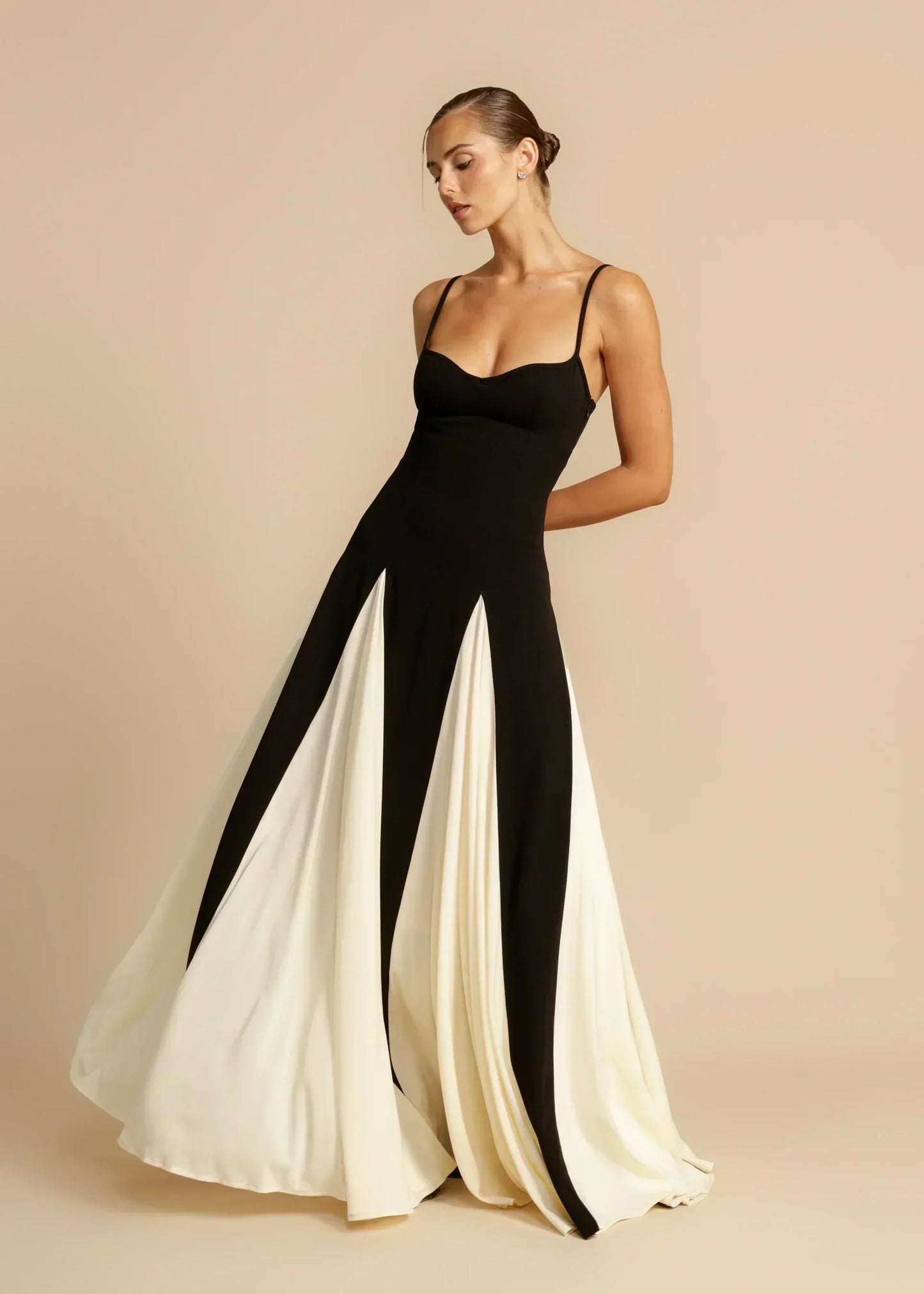 Zinnia - Elegant Contrast Ruffles Maxi Dress