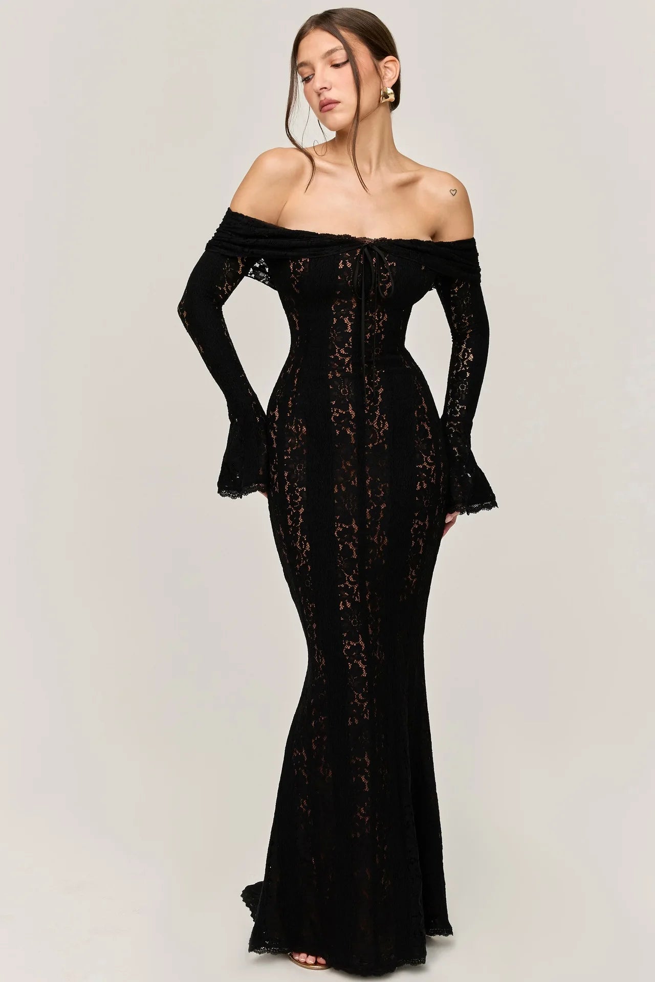 Ivory Lace Mermaid Dress - Off-Shoulder & vintage style